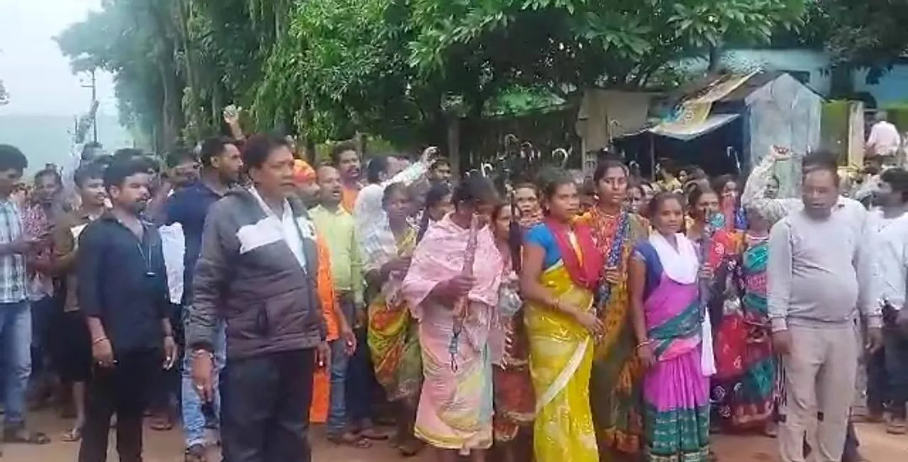  ମୈତ୍ରୀ ଓ ବେଦାନ୍ତ କମ୍ପାନୀକୁ ବିରୋଧ କରି ପୁଣି ଥାନା ଘେରାଉ