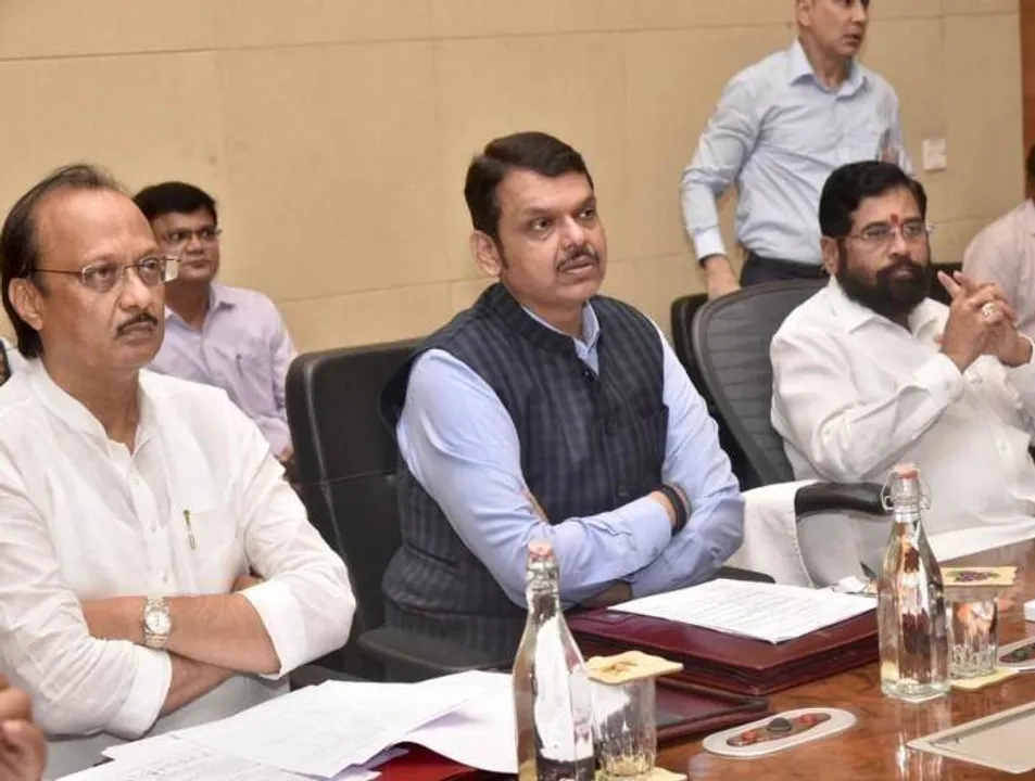  ଶୁକ୍ରବାର ହୋଇପାରେ ମହାରାଷ୍ଟ୍ର କ୍ୟାବିନେଟ ସଂପ୍ରସାରଣ, ଫଡନବୀସଙ୍କୁ ଭେଟିଲେ ଅଜିତ ପାଓ୍ବାର