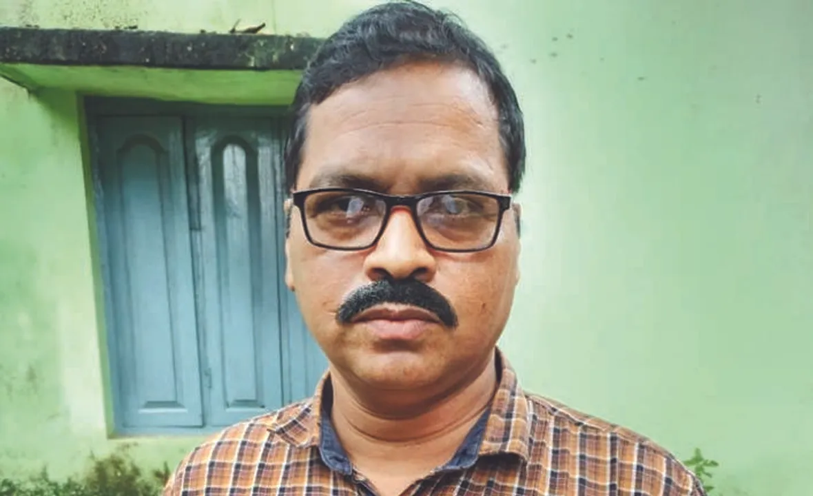  ଧରାପଡ଼ିଲେ ଅତିରିକ୍ତ ତହସିଲଦାର, ଜବତ ବାଲି ଭର୍ତ୍ତି ହାଇୱା ଛାଡ଼ିବାକୁ ନେଉଥିଲେ ଲାଞ୍ଚ