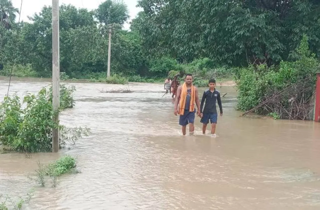  ପୋଲ ଉପରେ ୪ ଫୁଟର ବନ୍ୟାଜଳ; ବୀରମହାରାଜପୁର-ଯୁଯୁମୁରା ଯୋଗାଯୋଗ ବିଚ୍ଛିନ୍ନ