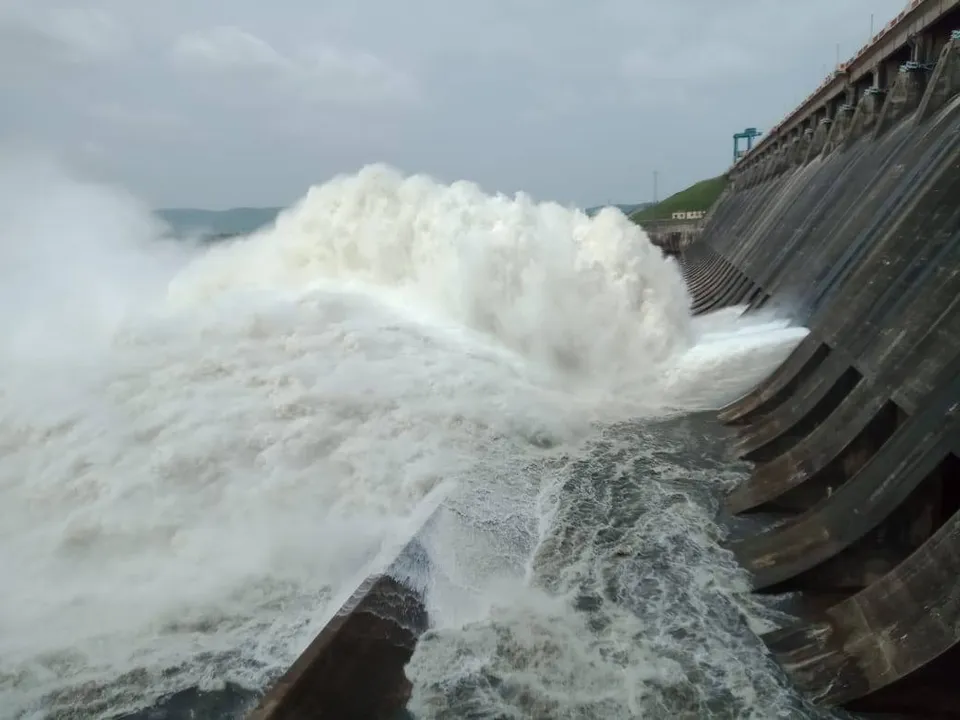  ହୀରାକୁଦ ଜଳଭଣ୍ଡାର ନିଷିଦ୍ଧାଞ୍ଚଳରେ ଡ୍ରୋନ୍ ଉଡ଼ାଇବା ଘଟଣା: ଓୟୁଏଟି ଛାତ୍ରଙ୍କୁ ପଚରାଉଚରା