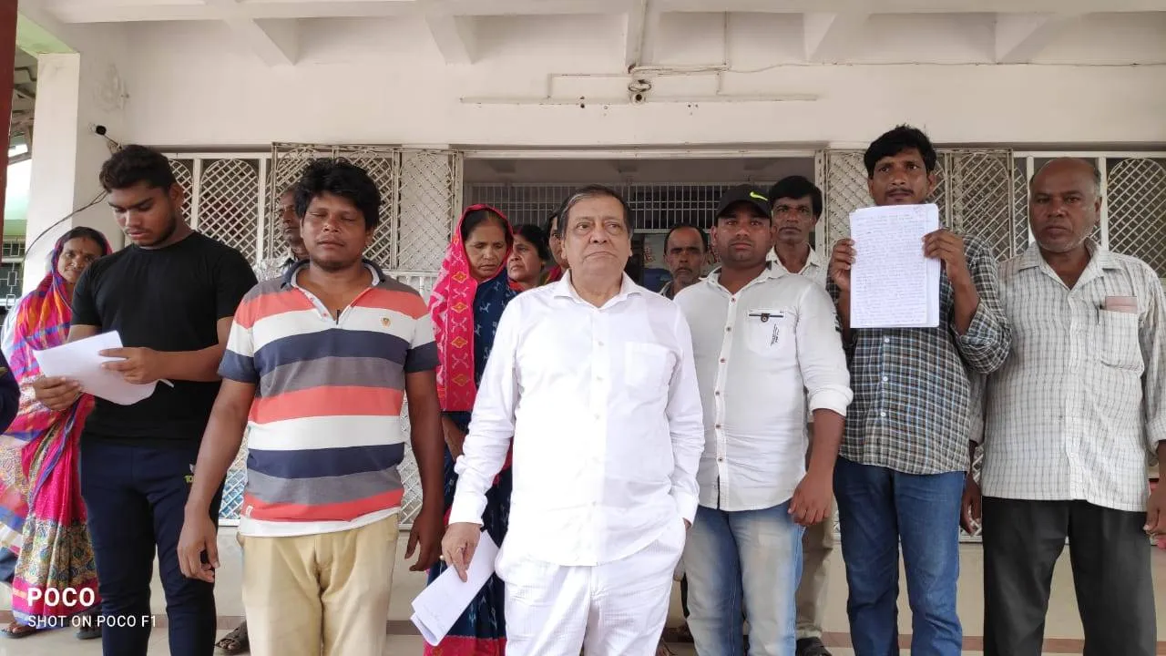  ଚାଷଜମିକୁ ଯାଉଥିବା ସର୍ବସାଧାରଣ ରାସ୍ତାରେ ନିର୍ମାଣ ଅଭିଯୋଗ