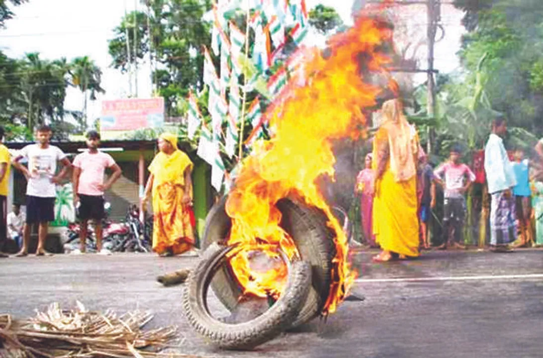  ପଞ୍ଚାୟତ ନିର୍ବାଚନ ବେଳେ ହିଂସା: ପଶ୍ଚିମବଙ୍ଗରେ ବ୍ୟାପକ ହିଂସା, ୧୮ ମୃତ