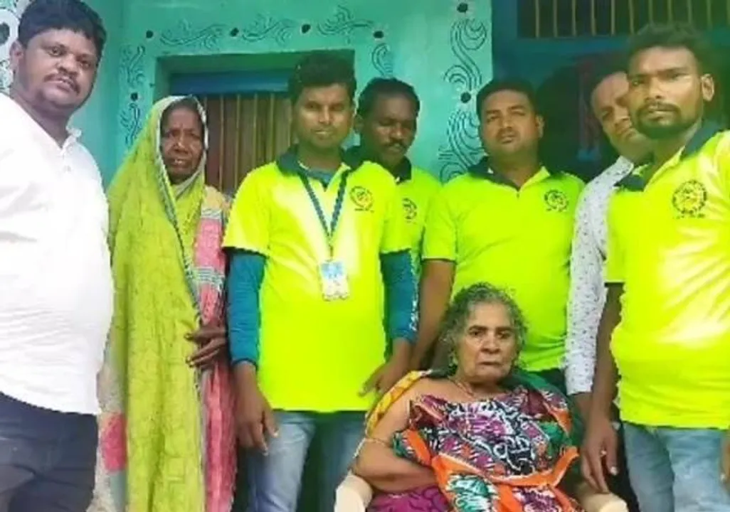  ମରିଗଲା ମାନବିକତା: ୮୦ ବର୍ଷର ଅସୁସ୍ଥ ମା’ଙ୍କୁ ତାଲା ପକାଇ ଚାଲିଗଲେ ଦୁଇ ପୁଅ