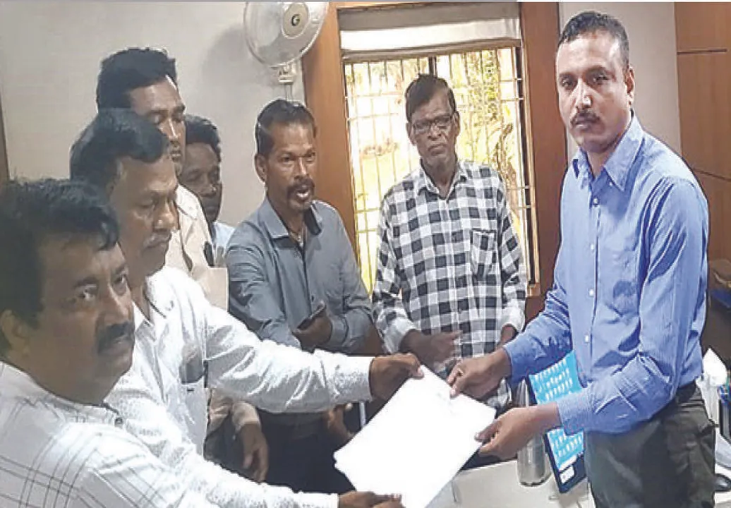  ଆଇଜିଙ୍କୁ ଭେଟିଲେ କନ୍ଧମାଳ ମିଳିତ ମଞ୍ଚ କର୍ମକର୍ତ୍ତା: ଫିରିଙ୍ଗିଆ ଥାନାର ପୂର୍ବତନ ଆଇଆଇସି ଓ ଅନ୍ୟକର୍ମଚାରୀଙ୍କୁ ଗିରଫ ଦାବି