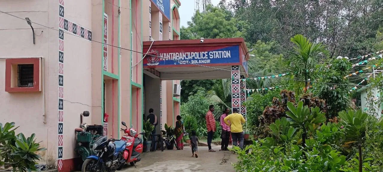  କଣ୍ଟାବାଞ୍ଜିରେ ଚାଞ୍ଚଲ୍ୟ! ବୃଦ୍ଧାଙ୍କୁ ଗଣଦୁଷ୍କର୍ମ ଅଭିଯୋଗରେ ୩ ଅଟକ