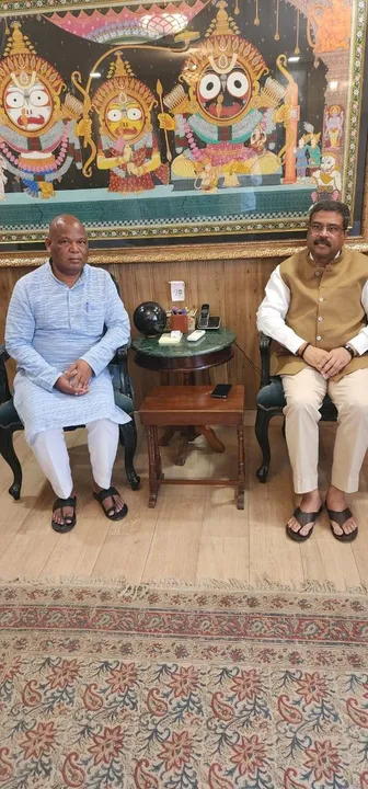  ଝୋଡ଼ିଆଙ୍କୁ ଆଦିବାସୀ ମାନ୍ୟତା ନେଇ ୨ କେନ୍ଦ୍ରମନ୍ତ୍ରୀଙ୍କୁ ଭେଟିଲେ ବିଧାୟକ ମକରନ୍ଦ ମୁଦୁଲି