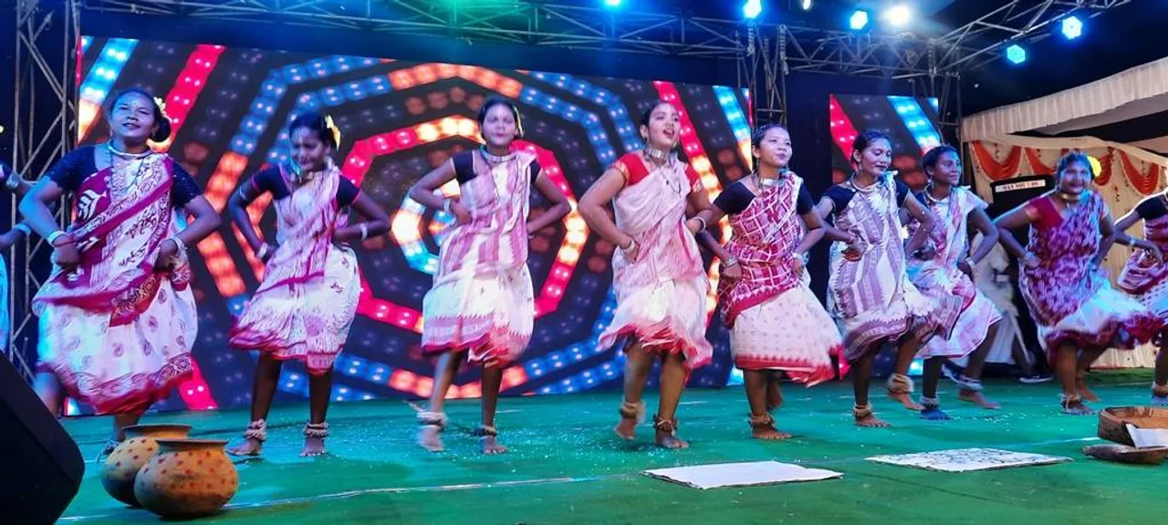  ବିଶ୍ବ ଆଦିବାସୀ ଦିବସରେ କମ୍ପିଲା ରାୟଗଡ଼ା, ହଜାର ହଜାର ଆଦିବାସୀ ଜିସିଡି ପଡିଆରେ ଏକତ୍ର ହେଲେ