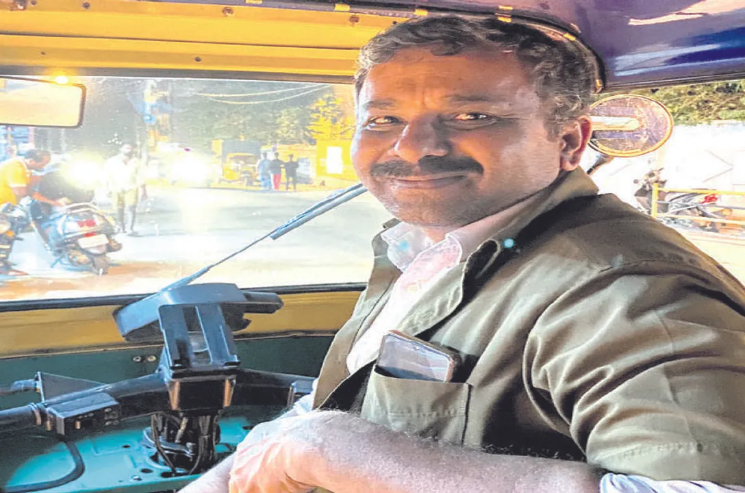  ୩୮ ବର୍ଷ ପରେ ଉଚ୍ଚଶିକ୍ଷା ସ୍ବପ୍ନ ପୂରା କରୁଛନ୍ତି ଅଟୋଚାଳକ