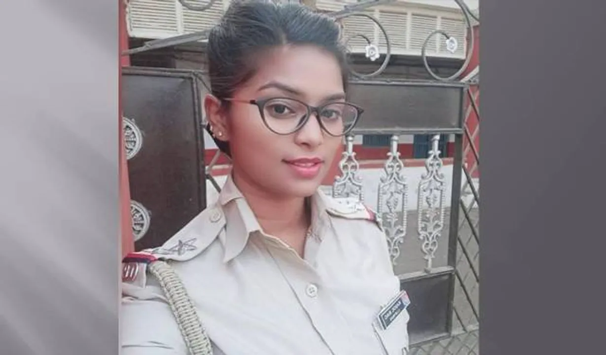  କୁଆଡ଼େ ଗଲେ ବିଷ ପିଇଥିବା ମହିଳା ଏସ୍‌ଆଇ, ଡାକ୍ତରଖାନାରୁ ଫେରାର୍‌!