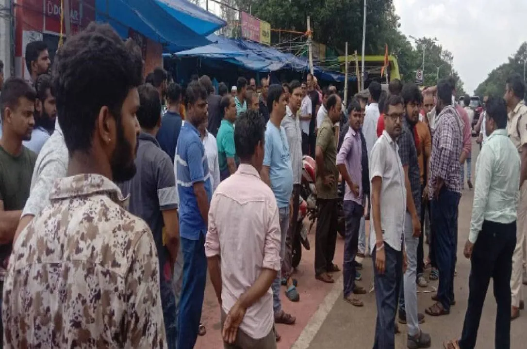  ମାର୍କେଟ୍‌ ବିଲ୍ଡିଂ ପରେ ଏକ ନମ୍ୱର ହାଟ: ପାର୍କିଂ ବ୍ୟବସ୍ଥା ନ ସୁଧୁରିଲେ ବନ୍ଦ ଚେତାବନୀ