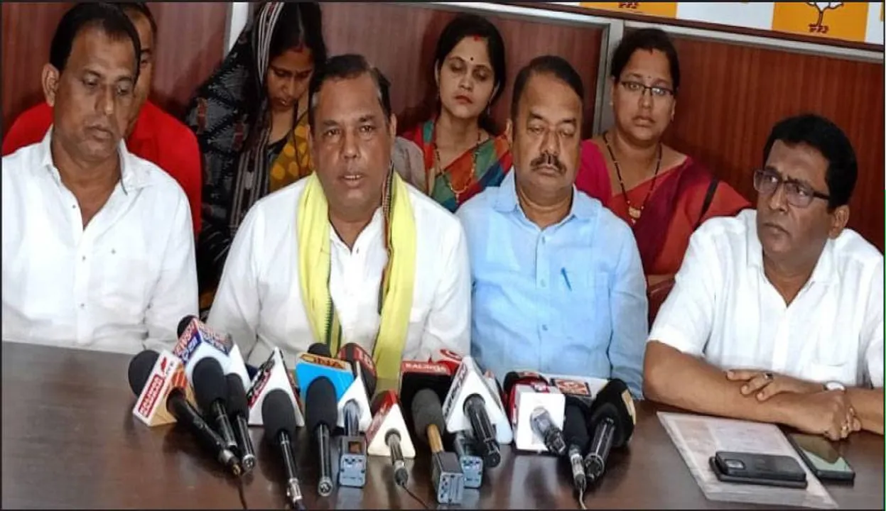  ଠକେଇ ମାମଲା ରୁଜୁ କରିବ ବିଜେପି: ‘ବିଜେଡିର ମୁଖପାତ୍ର ସାଜିଛନ୍ତି ବିଏମ୍‌ସି କମିସନର’