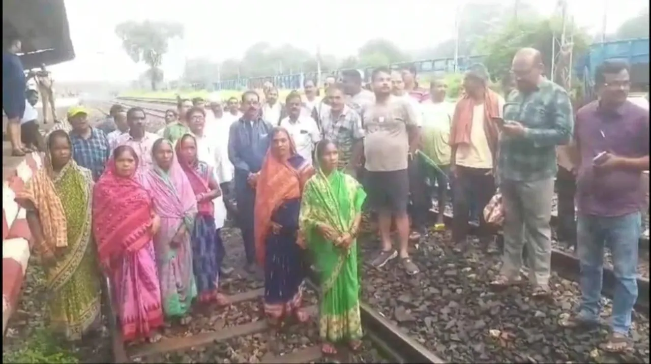  ହେମଗିର ଷ୍ଟେସନରେ ଟ୍ରେନ ରହଣି ଦାବିରେ ୧୨ ଘଣ୍ଟିଆ କନିକା ବନ୍ଦ