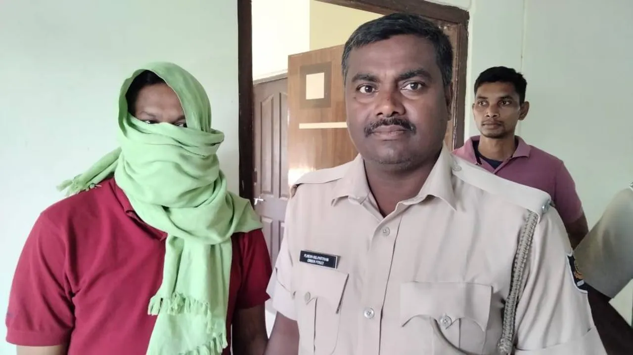  ଗ୍ରାହକ ସେବା କେନ୍ଦ୍ରରୁ ଲକ୍ଷାଧିକ ଟଙ୍କା ହଡ଼ପ ଅଭିଯୋଗ, ଅଭିଯୁକ୍ତ ଗିରଫ