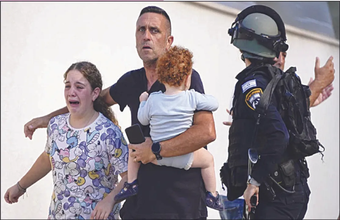  କେମିତି ବିଫଳ ହେଲା ଇସ୍ରାଏଲୀ ଗୁଇନ୍ଦା‌? ଶତାଧିକ ଇସ୍ରାଏଲୀଙ୍କୁ ବନ୍ଦୀ କରିନେଇଛି ହମାସ୍‌