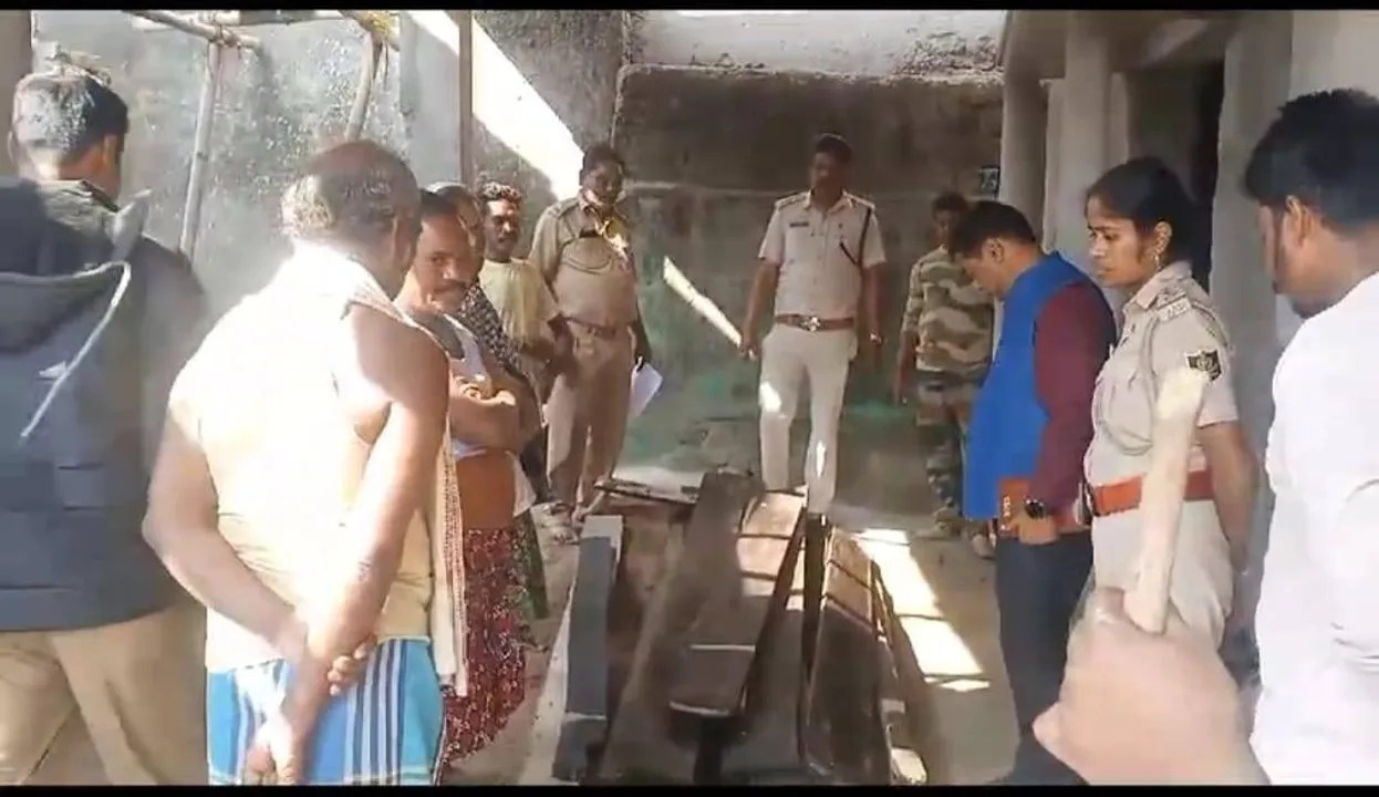 ଲକ୍ଷାଧିକ ଟଙ୍କାର ଚୋରା କାଠ ଜବତ