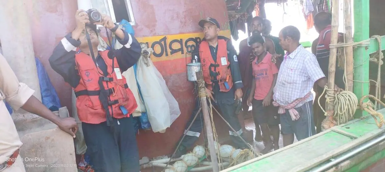  ନିଷିଦ୍ଧାଞ୍ଚଳରୁ ପୁଣି ମାଛଧରା ଟ୍ରଲର ଜବତ, ୧୫ ଜଣ ମତ୍ସ୍ୟଜୀବୀ ଅଟକ