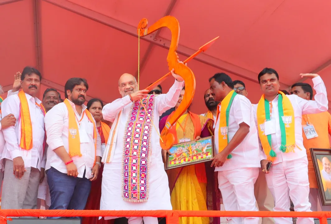  କେସିଆରଙ୍କୁ ମୁଖ୍ୟମନ୍ତ୍ରୀ, ରାହୁଲଙ୍କୁ ପ୍ରଧାନମନ୍ତ୍ରୀ ପାଇଁ କଂଗ୍ରେସ-ବିଆରଏସ ମଧ୍ୟରେ ହୋଇଛି ଡ଼ିଲ: ଅମିତ ଶାହା