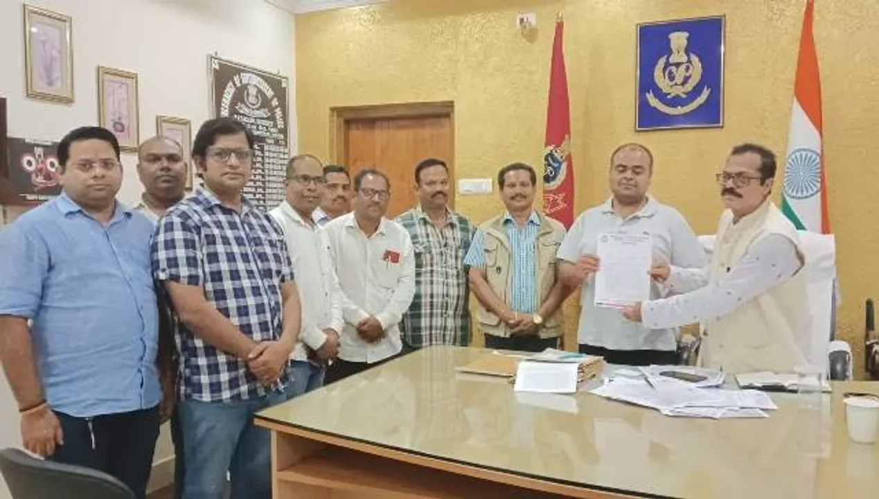  ଚଇତି-୨୦୨୨ର ପୁନରାବୃତ୍ତି ନହେଉ: ଜିଲ୍ଲାପାଳ ଓ ଏସପିଙ୍କୁ ଦାବିପତ୍ର ପ୍ରଦାନ କଲେ ସହର ବାସିନ୍ଦା