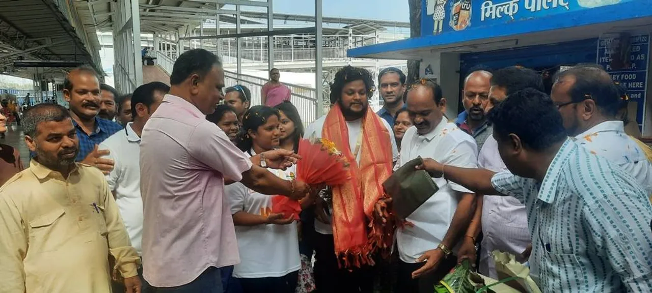  କ୍ରସବୋ ପ୍ରତିଯୋଗିତାରେ ଚମ୍ପିୟନ ଭାଇଭଉଣୀଙ୍କୁ ଭବ୍ୟ ସ୍ବାଗତ