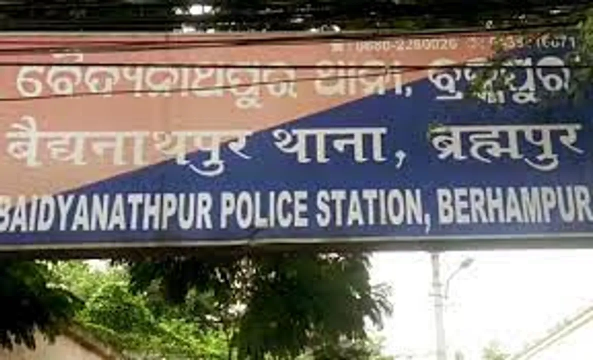  ଲଜ୍ ଭିତରୁ ମିଳିଲା ମହିଳାଙ୍କ ମୃତଦେହ: ସ୍ବାମୀ ଫେରାର
