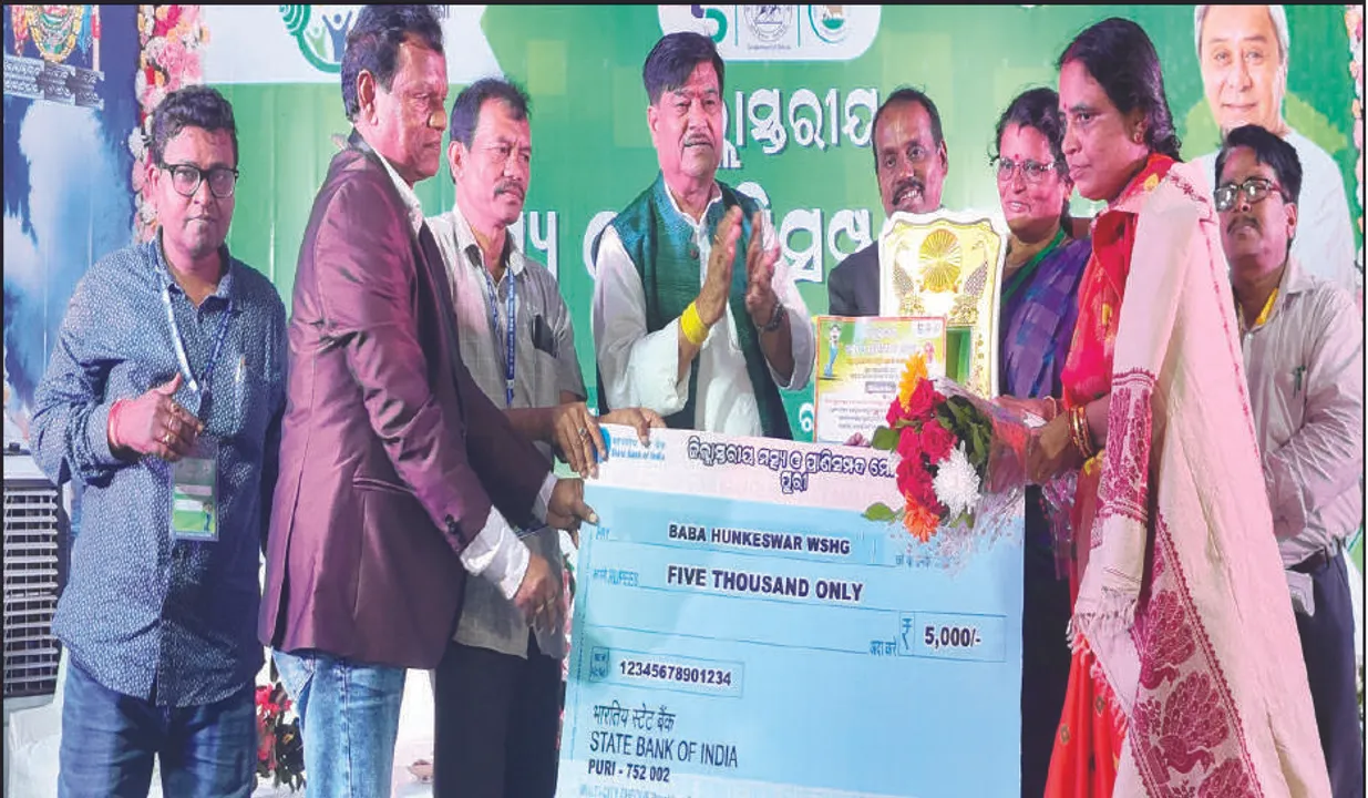  ଜିଲ୍ଲା ମତ୍ସ୍ୟ ଓ ପ୍ରାଣୀସମ୍ପଦ ମେଳା ଉଦ୍‌ଯାପିତ: ‘୧୨ ରାଜ୍ୟକୁ ଚାଉଳ ଯୋଗାଉଛି ଓଡ଼ିଶା’