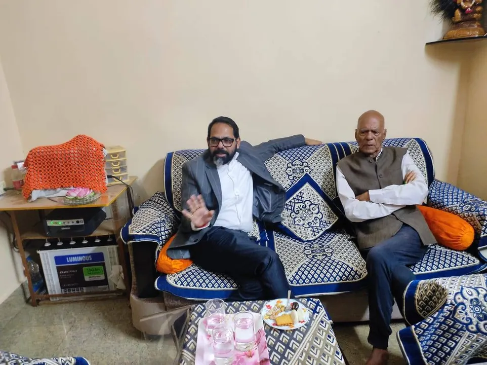  ଜୟପୁର ଆସି ଦାଦାଙ୍କ ଆଶୀର୍ବାଦ ନେଲେ ହାଇକୋର୍ଟ ବିଚାରପତି