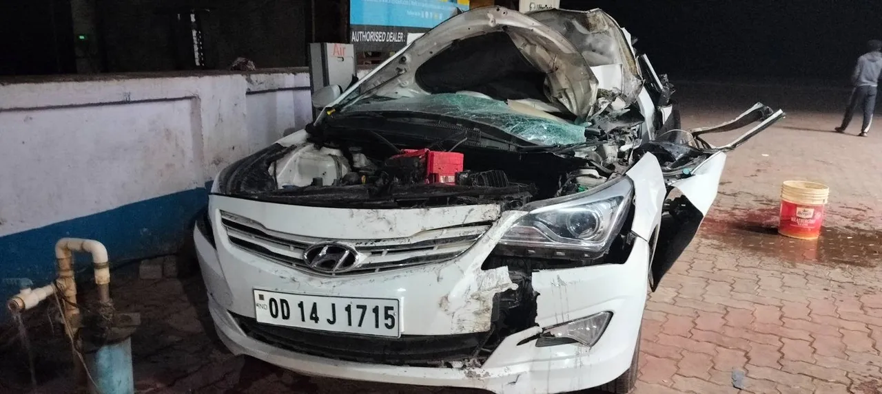  ତାରିଣୀ ଦର୍ଶନ ସାରି ଫେରୁଥିଲେ, କଣ୍ଟେନରକୁ ଧକ୍କା ଦେଲା କାର, ଜଣେ ମୃତ