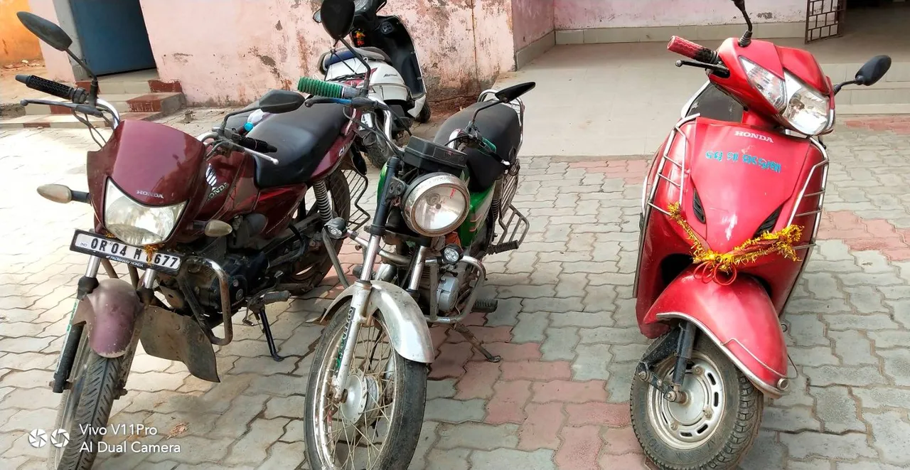  ଉଦ୍ଧାର ହେଲା ଚୋରି ବାଇକ୍‌, ୪ ଗିରଫ