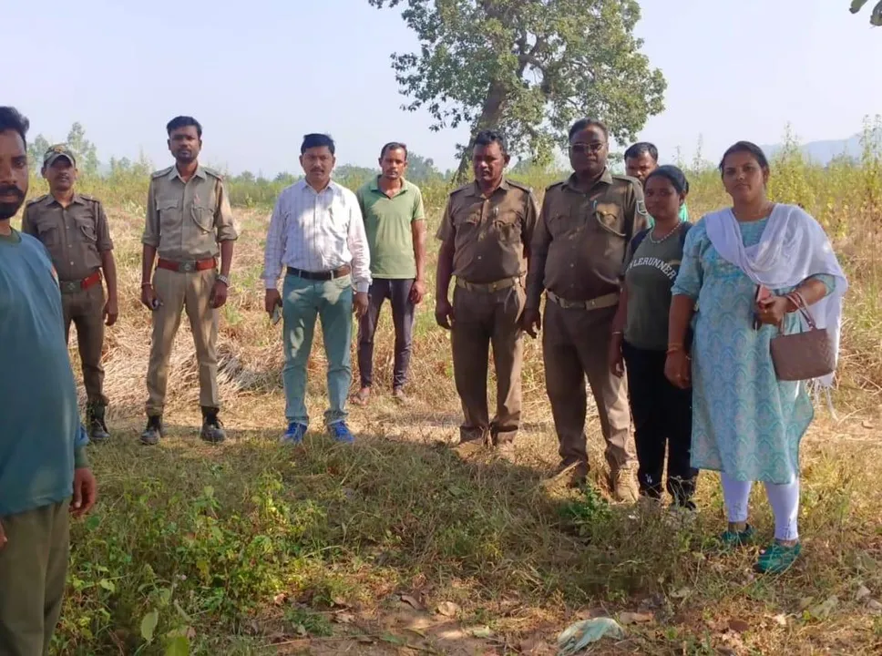  ରାୟଗଡା ସୀମାନ୍ତରେ ବାଘ ଆତଙ୍କ: ବାଘକୁ ଦେଖି ମହିଳା ଗଛରେ ଚଢି ଜୀବନ ବଞ୍ଚାଇଲେ
