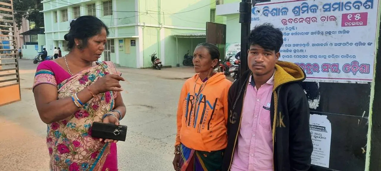  ପ୍ରସୂତୀ ମହିଳାଙ୍କ ମୃତ୍ୟୁ; ପରିବାର ଲୋକଙ୍କୁ ମୃତଦେହ ହସ୍ତାନ୍ତର କରୁନାହାନ୍ତି ଡାକ୍ତରଖାନା କର୍ତ୍ତୃପକ୍ଷ