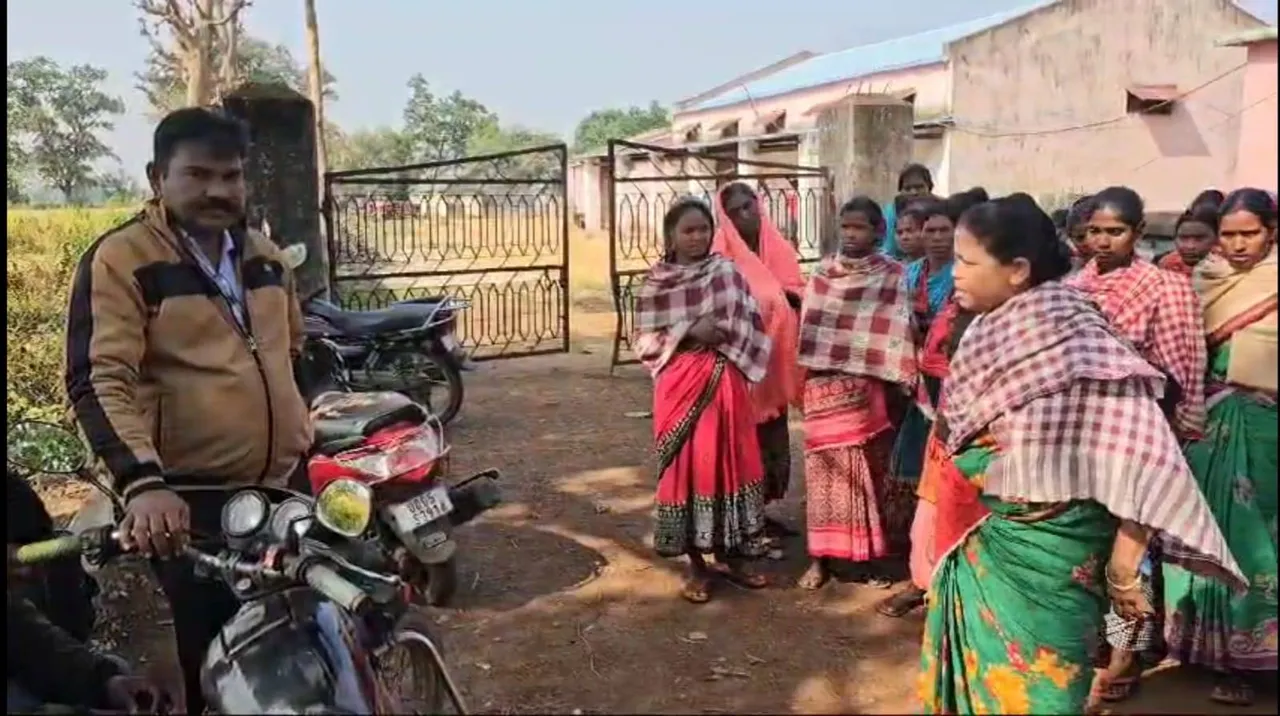  ଫାର୍ମ ଅଧିକାରୀଙ୍କୁ ତାଲାମାରିଲେ ଶ୍ରମିକ