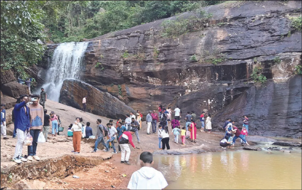  ମନମୋହୁଛି କୋରାପୁଟର ସୌନ୍ଦର୍ଯ୍ୟ: ଦିନକରେ ରେକର୍ଡ ପର୍ଯ୍ୟଟକ ବୁଲିଲେ