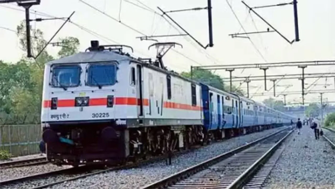  ପୂର୍ବତଟ ରେଳପଥର ଘୋଷଣା: କୁମ୍ଭମେଳାକୁ ଓଡ଼ିଶାରୁ ଗଡ଼ିବ ୭ଟି ସ୍ବତନ୍ତ୍ର ଟ୍ରେନ୍‌