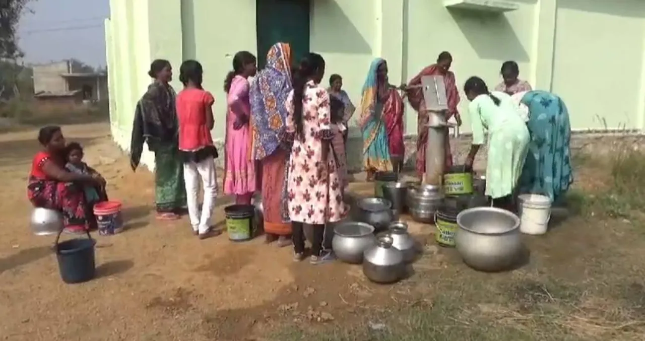  କାମରେ ଆସୁନି ନଳକୂଅ, ପାଣି ପାଇଁ ଯିବାକୁ ପଡ଼ୁଛି ୩ କିଲୋମିଟର