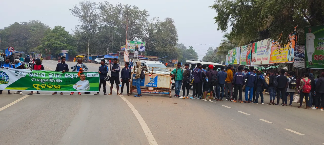  ରାଇରଙ୍ଗପୁରରେ ଜିଲ୍ଲାସ୍ତରୀୟ କ୍ରୀଡ଼ା ଉତ୍ସବରେ ବ୍ୟାପକ ଅବ୍ୟବସ୍ଥା; ଜାତୀୟ ରାଜପଥ ଅବରୋଧ କଲେ ଖେଳାଳି