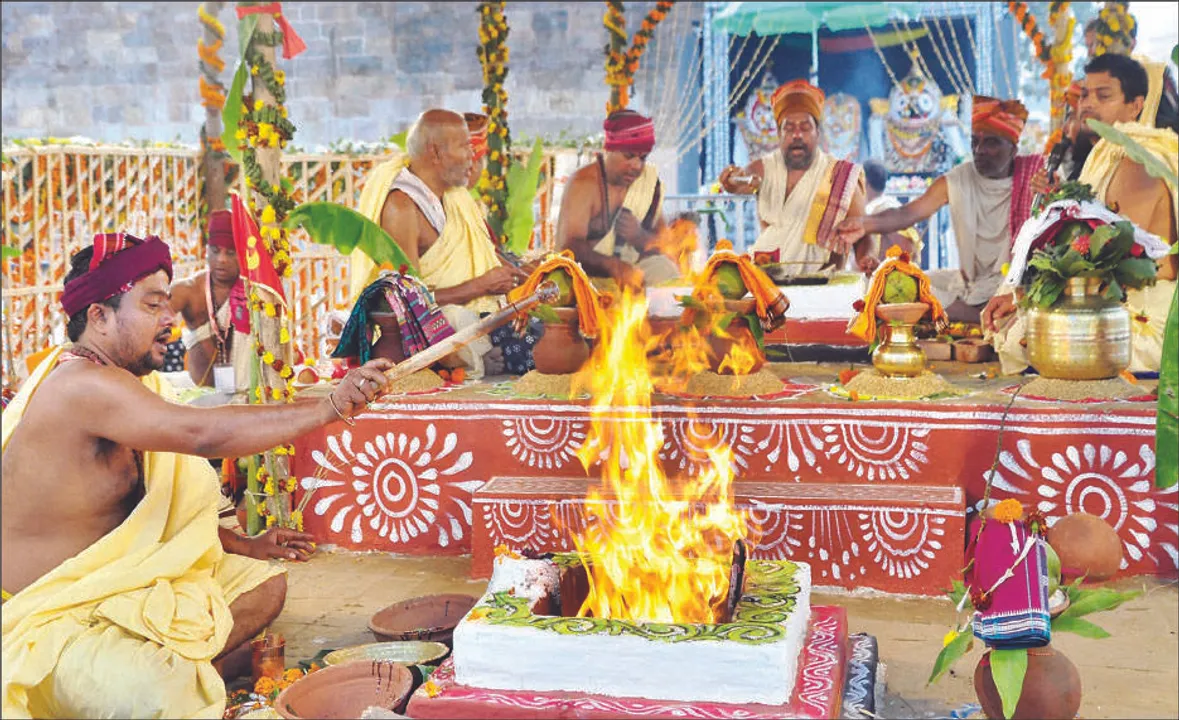  ଆରମ୍ଭ ହେଲା ମହାଯଜ୍ଞ: ବେଦମନ୍ତ୍ରରେ ପ୍ରତିଧ୍ବନିତ ଧରାଧାମ