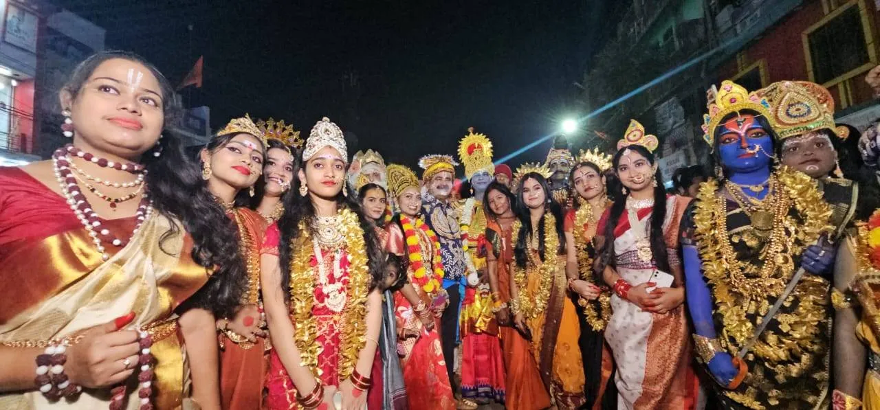  ପୁଷପୁନି ଶୁଭାରମ୍ଭ: କଳାକାରଙ୍କ ନାଚ ଗୀତରେ ଦୁଲୁକିଲା ମୁଖ୍ୟରାସ୍ତା