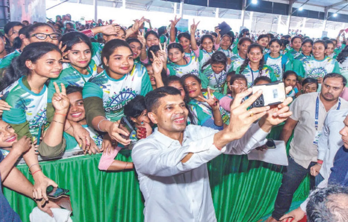  କେନ୍ଦ୍ରମନ୍ତ୍ରୀଙ୍କୁ ପାଣ୍ଡିଆନଙ୍କ ଜବାବ: ‘ନିର୍ବାଚନ ଇସ୍ତାହାରରେ ବିଏସ୍‌କେୱାଇ ବନ୍ଦ କରିବେ ବୋଲି ଲେଖନ୍ତୁ’