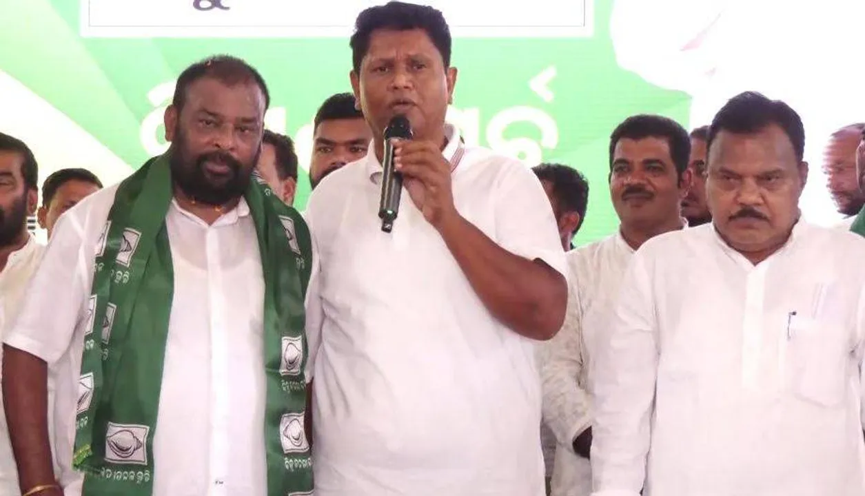  ବିଜେଡିରେ ଯୋଗ‌ଦେଲେ ଅନୁଗୁଳ ଜିଲ୍ଲା କଂଗ୍ରେସର ପୂର୍ବତନ ସଭାପତି