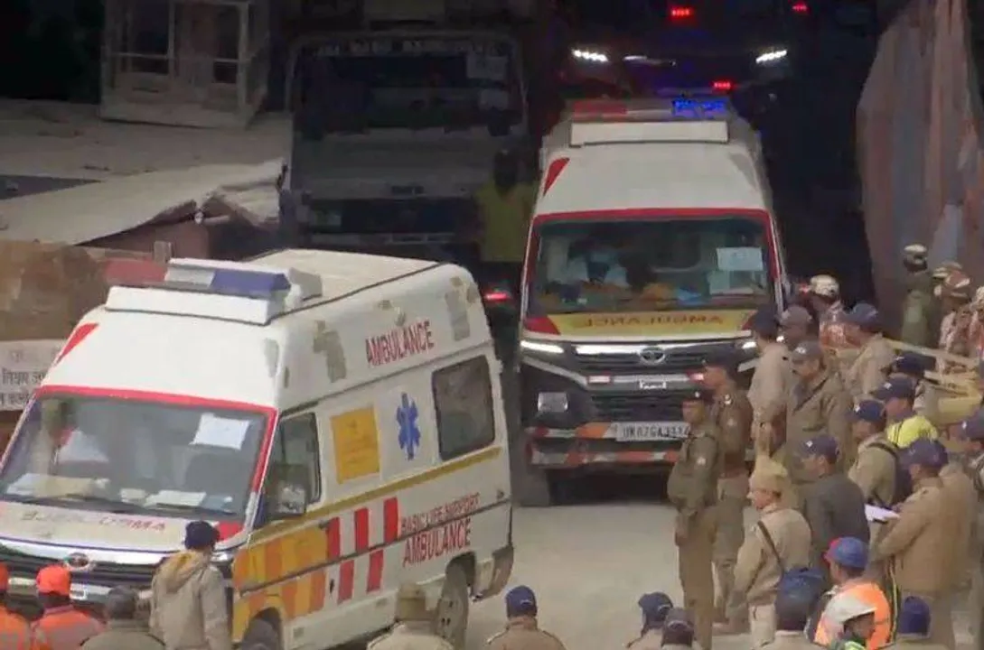  ଆମ୍ବୁଲାନ୍‌ସ ଓ ଅଗ୍ନିଶମ ଗାଡ଼ିକୁ ବାଟ ନଛାଡ଼ିଲେ ଟ୍ରାଫିକ୍‌ ପୁଲିସ ଆଦାୟ କରିବ ୧୦ ହଜାର ଟଙ୍କାର ଜରିମାନା