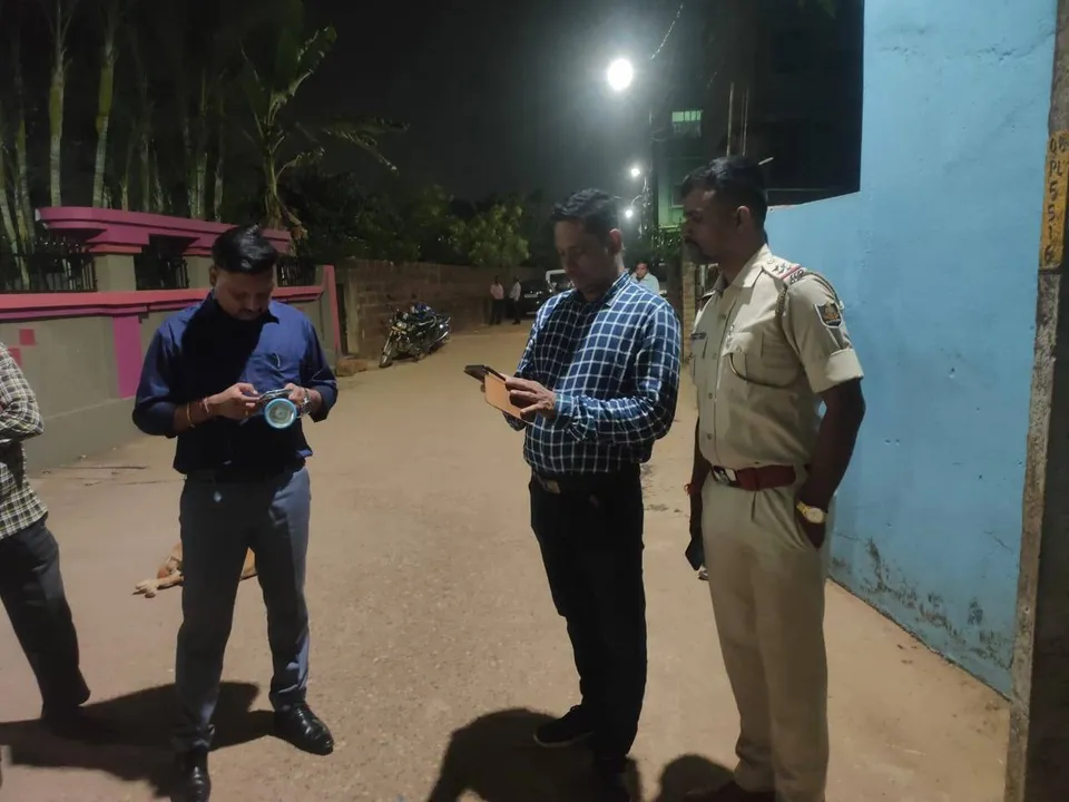  ଖୋର୍ଦ୍ଧା ସହରରେ ଶିକ୍ଷକଙ୍କ ଘରକୁ ବୋମାମାଡ଼ କରି ଦୁଇ ଦୁର୍ବୃତ୍ତ ଛୁ’