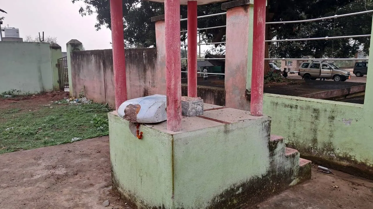  ବିଜୁ ପଟ୍ଟନାୟକଙ୍କ ପ୍ରତିମୂର୍ତ୍ତି ଭାଙ୍ଗିଲେ ଦୁର୍ବୁତ୍ତ, ଥାନାରେ ଅଭିଯୋଗ