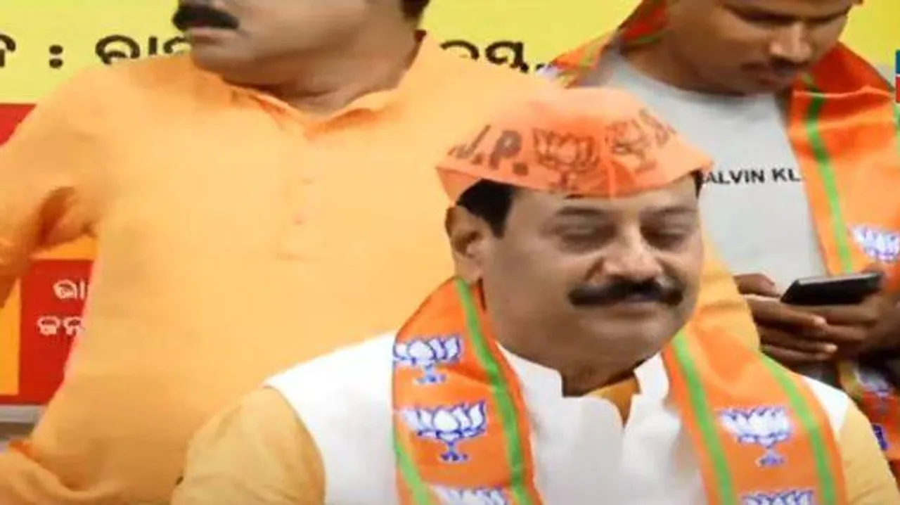  ବିଜେପିରେ ମିଶିଲେ ବାହୁବଳୀ ବିଧାୟକ ପ୍ରଶାନ୍ତ ଜଗଦ୍ଦେବ, ବାହୁବଳୀଙ୍କ ସହ ଯୋଗ ଦେଲେ ଡଜନେରୁ ଅଧିକ ନେତା
