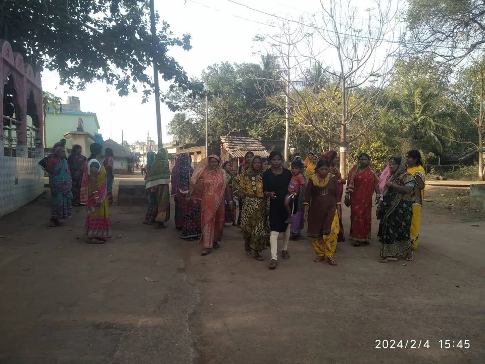  ଚୋରା ମଦ ବିକ୍ରି ବିରୋଧରେ ତାତିଲେ ମହିଳା
