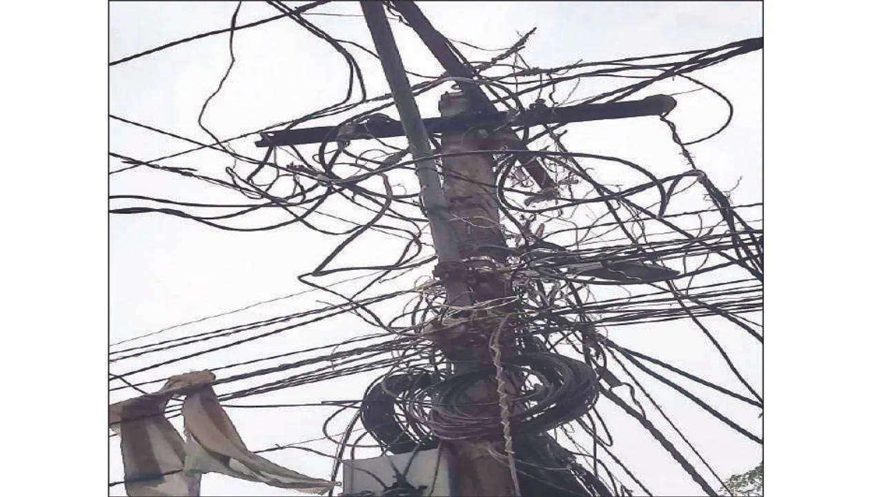  ଖରା ସହ ବଢ଼ିଲା ବିଜୁଳି କଷ୍ଟ: କିଣା ହୋଇ ପଡ଼ିଛି, କିନ୍ତୁ କେବୁଲ୍‌ ବଦଳାଉନି ବିଭାଗ