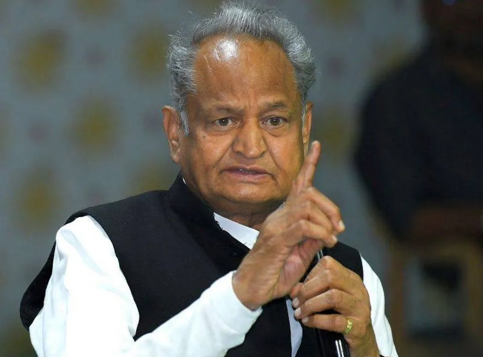  କୋଭିଡ୍‌ ଓ ସ୍ୱାଇନ୍‌ ଫ୍ଲୁରେ ଆକ୍ରାନ୍ତ ହେବା ପରେ ହସ୍ପିଟାଲରେ ଭର୍ତ୍ତି ହେଲେ ରାଜସ୍ଥାନର ପୂର୍ବତନ ମୁଖ୍ୟମନ୍ତ୍ରୀ ଗେହଲଟ୍‌