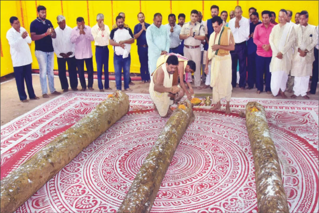  ଶ୍ରୀପଞ୍ଚମୀରେ ଅନୁକୂଳ ହେଲା ରଥକାଠ: ତିନି ଧଉରା କାଠ ରଖି ପୂଜାର୍ଚ୍ଚନା