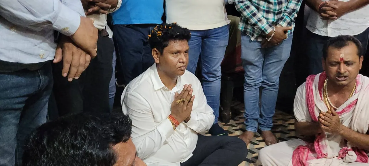  ବିରଜାଙ୍କ ଦର୍ଶନ କଲେ ସାଂସଦ ପ୍ରାର୍ଥୀ ପ୍ରଣବ ପ୍ରକାଶ ଦାସ