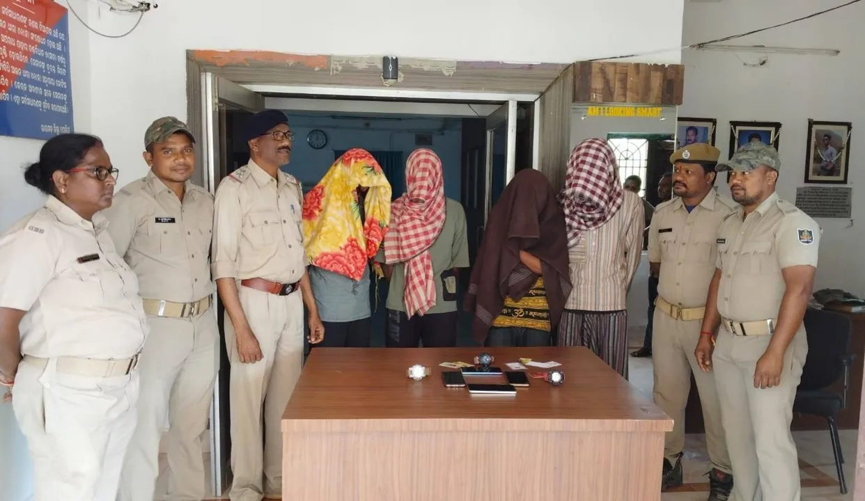  ରାୟଗଡ଼ାରୁ କେରଳ ଲିଙ୍କ: ୪ ଯୁବକଙ୍କ ବ୍ୟାଗ୍‌ରୁ ୩୧କିଲୋ ଗଂଜେଇ ଜବତ